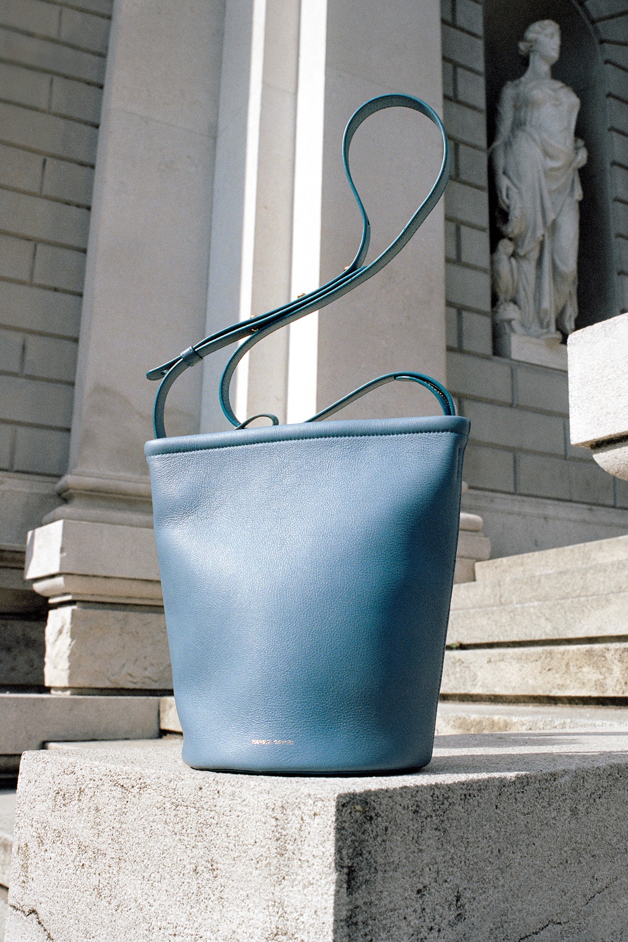 Mansur Gavriel представил новую модель сумки-ведра (фото 4)