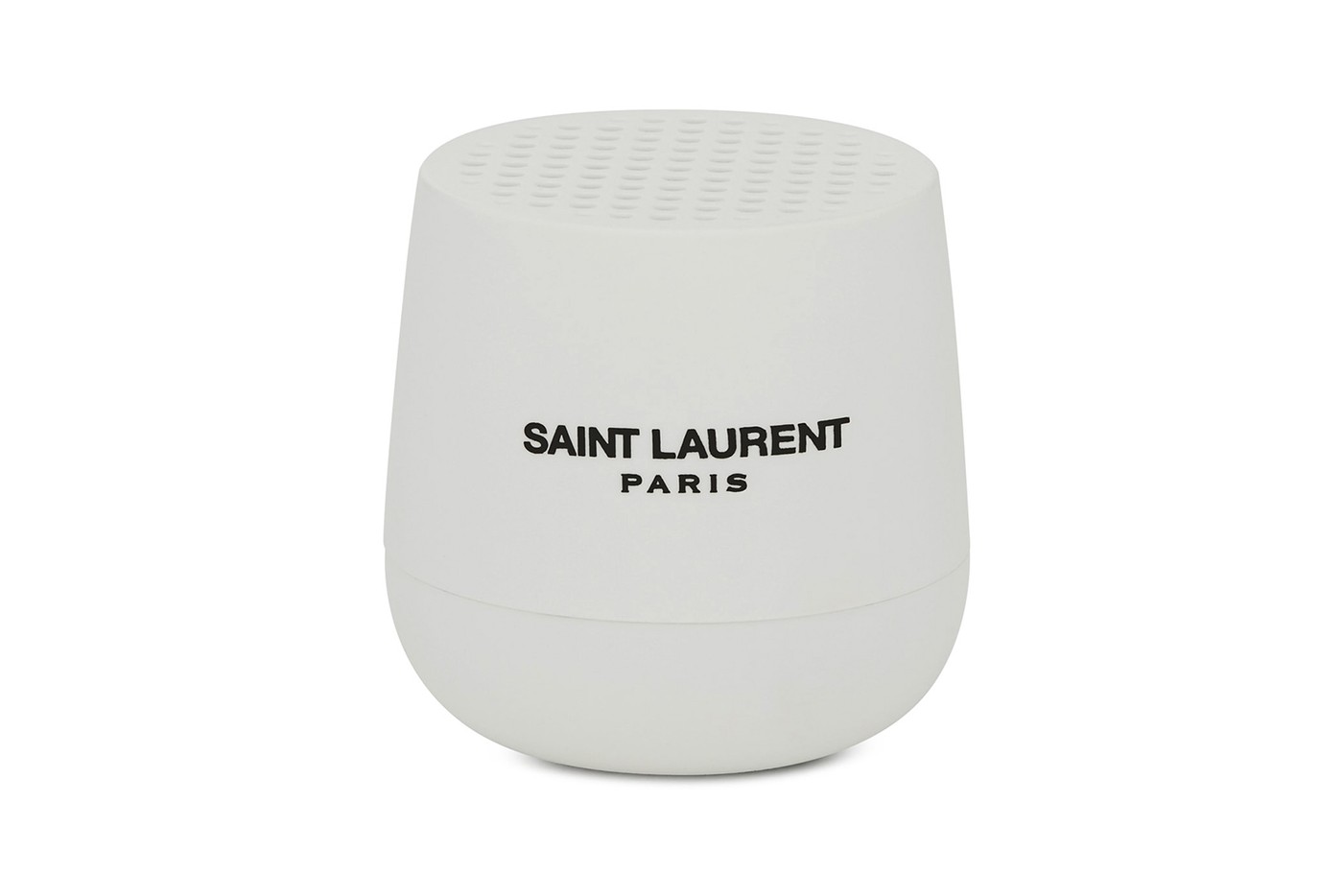 Saint Laurent выпустил коллекцию аксессуаров для отдыха на пляже и спорта (фото 30)