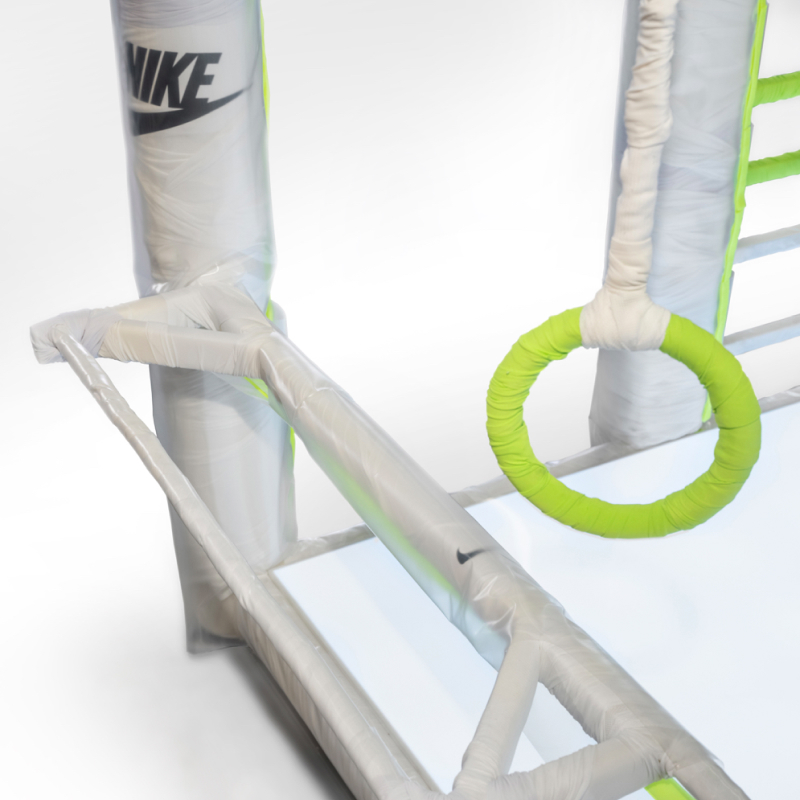 Гарри Нуриев сделал для Nike инсталляцию на тему цикличного дизайна (фото 3)