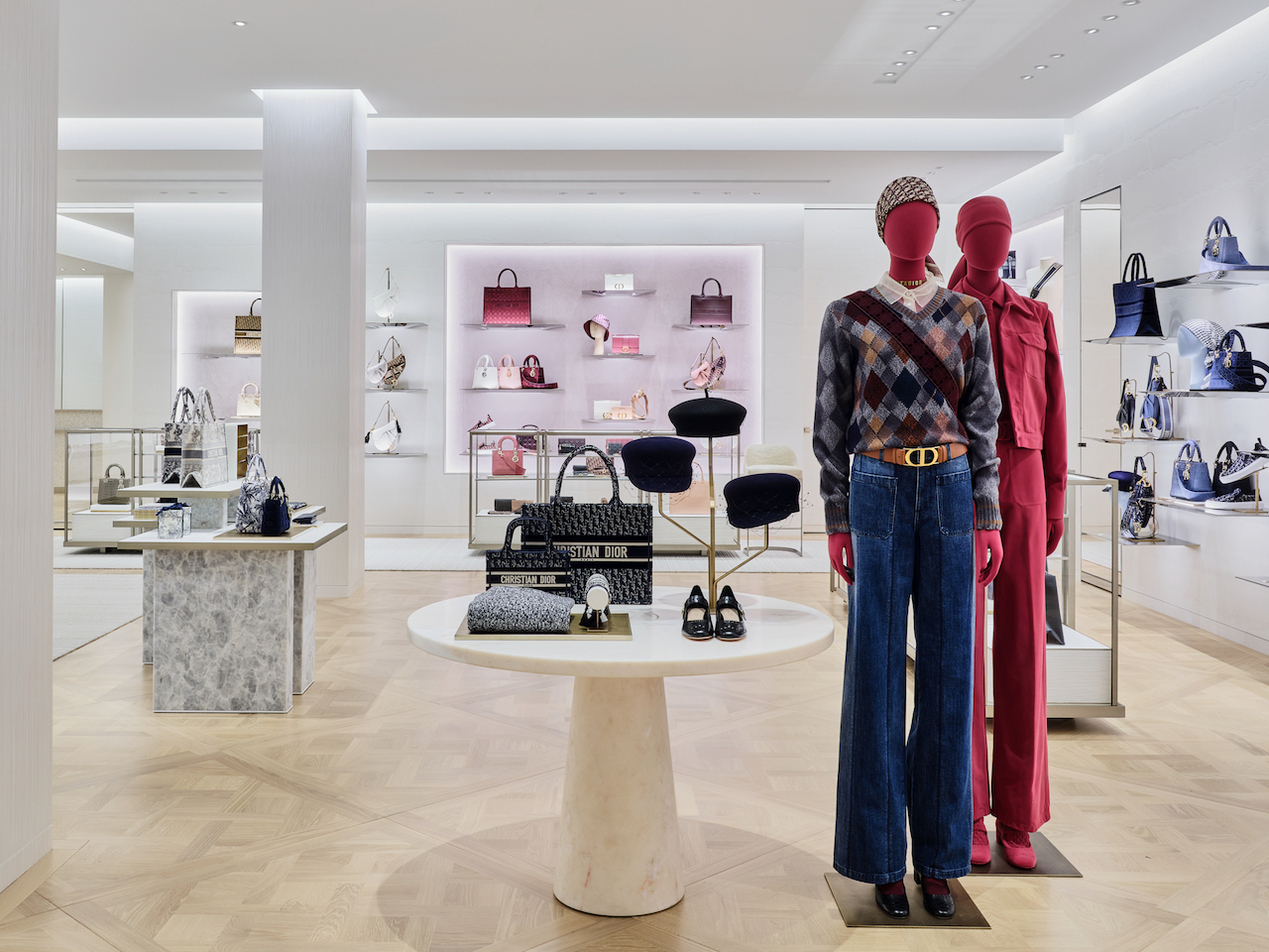 В Столешниковом переулке открылся обновленный бутик Dior (фото 7)