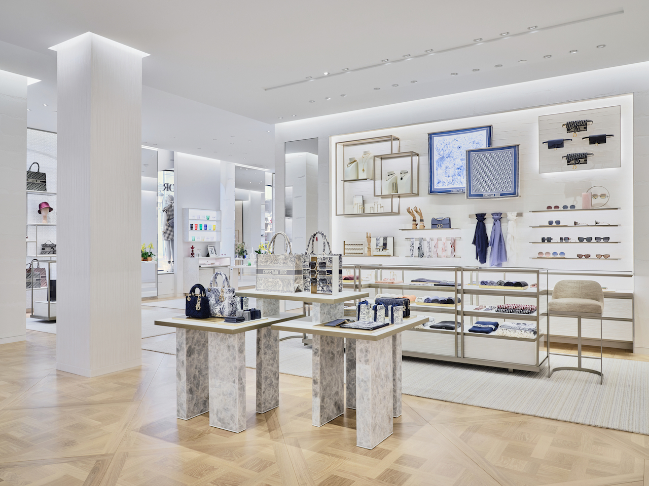 В Столешниковом переулке открылся обновленный бутик Dior (фото 12)