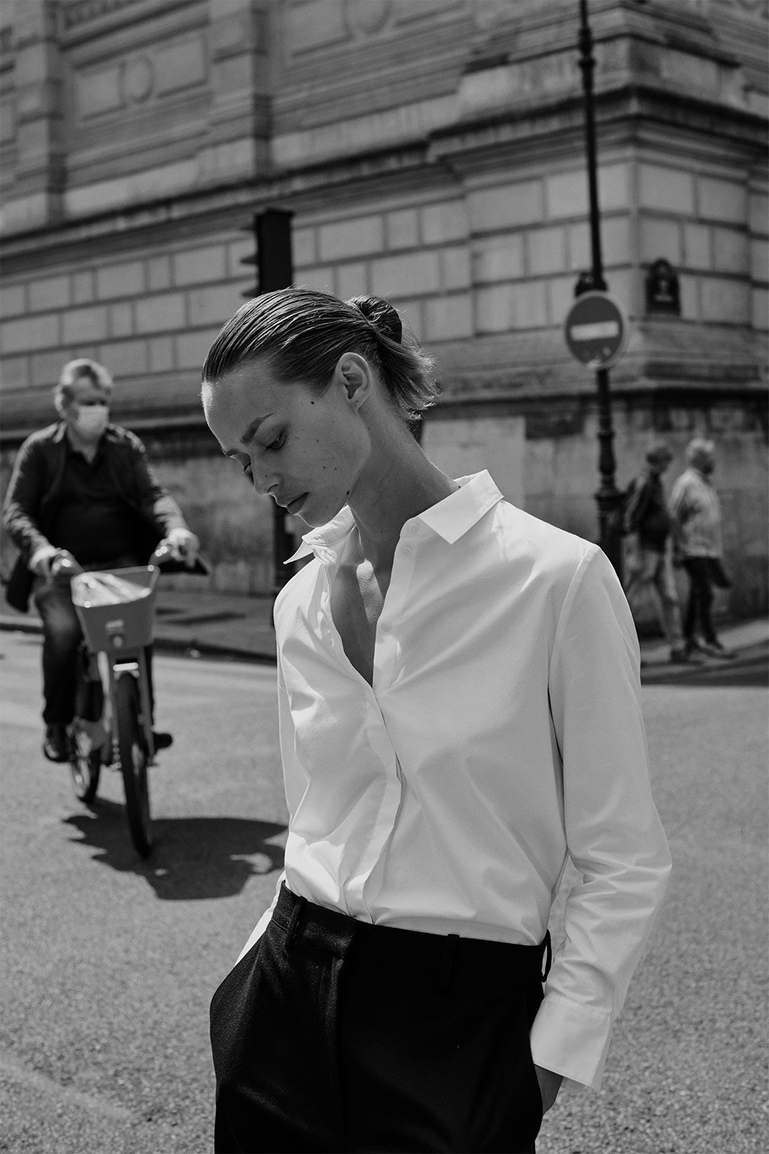 COS представил новую коллекцию базовых вещей (фото 6)