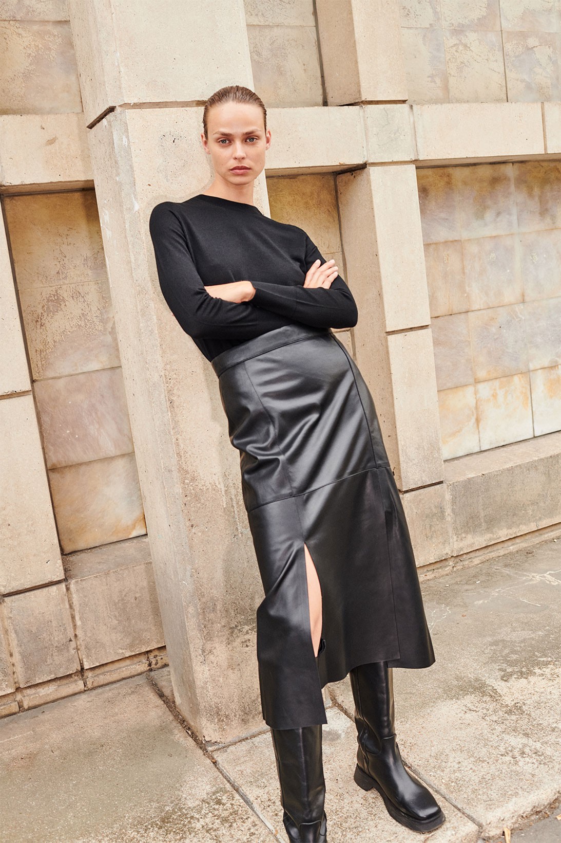 COS представил новую коллекцию базовых вещей (фото 9)