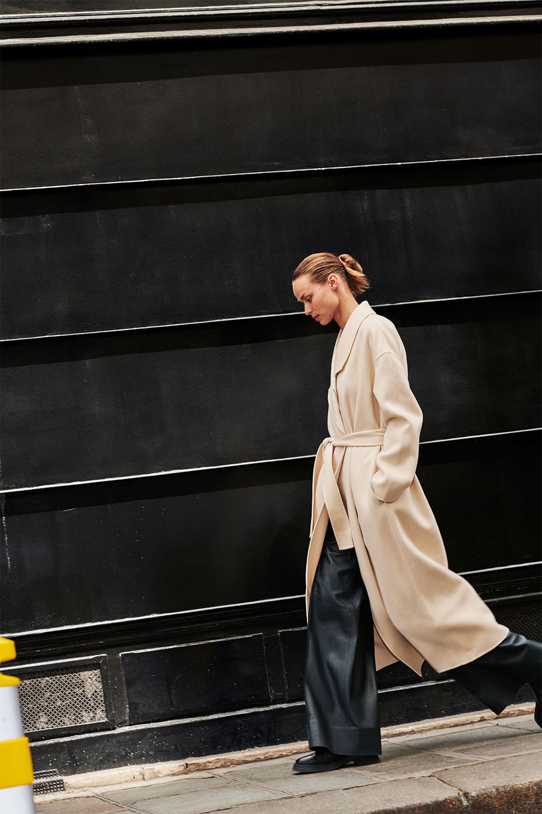 COS представил новую коллекцию базовых вещей (фото 7)