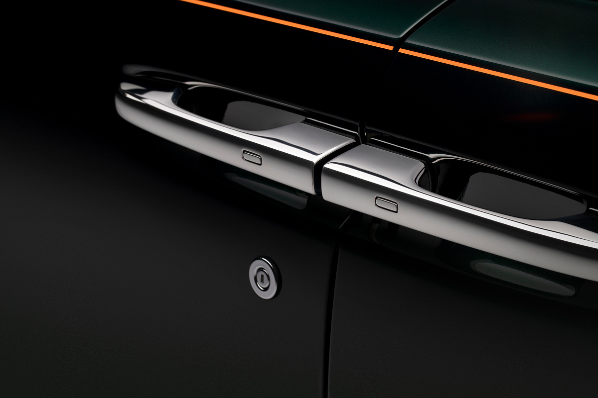 Rolls-Royce представил автомобиль Ghost Extended с дополнительным пространством заднего сиденья (фото 4)