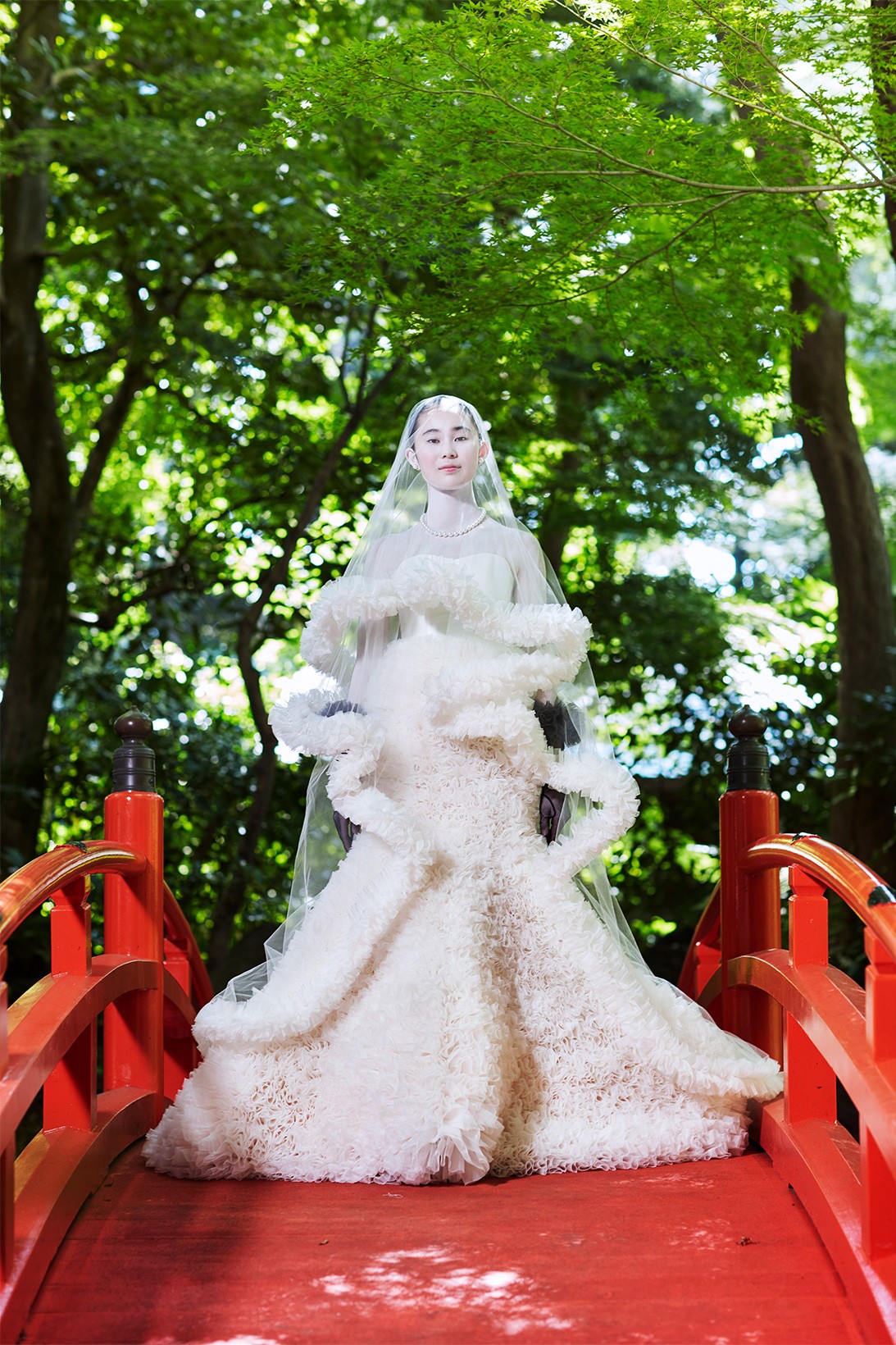 Томо Коидзуми создал коллекцию свадебных платьев по мотивам кимоно (фото 9)