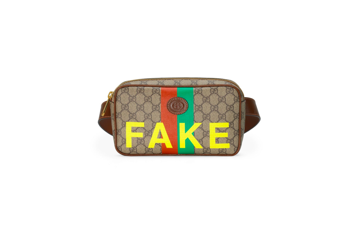 Gucci выпустил сумки и куртки со словом «Подделка» (фото 5)