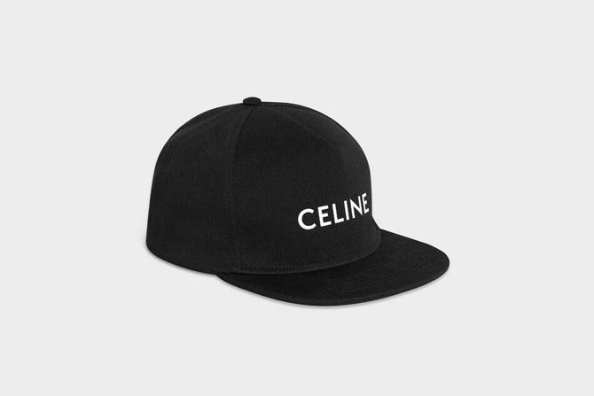 Celine выпустил капсулу головных уборов с логотипом (фото 1)