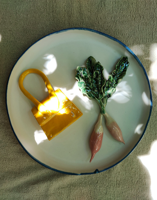 Jacquemus и художница Дафна Леон выпустили коллекцию посуды (фото 1)