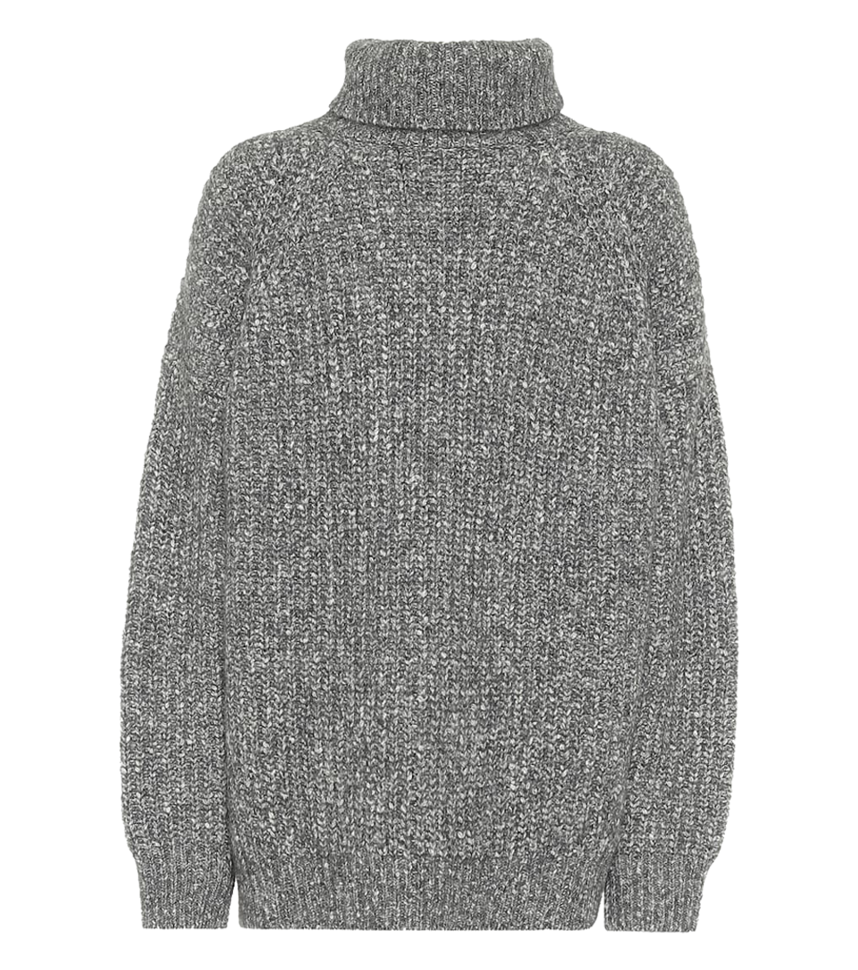 Объемный свитер — универсальная вещь на зиму. Выбираем его вместе с Юлей Катькало (фото 5)