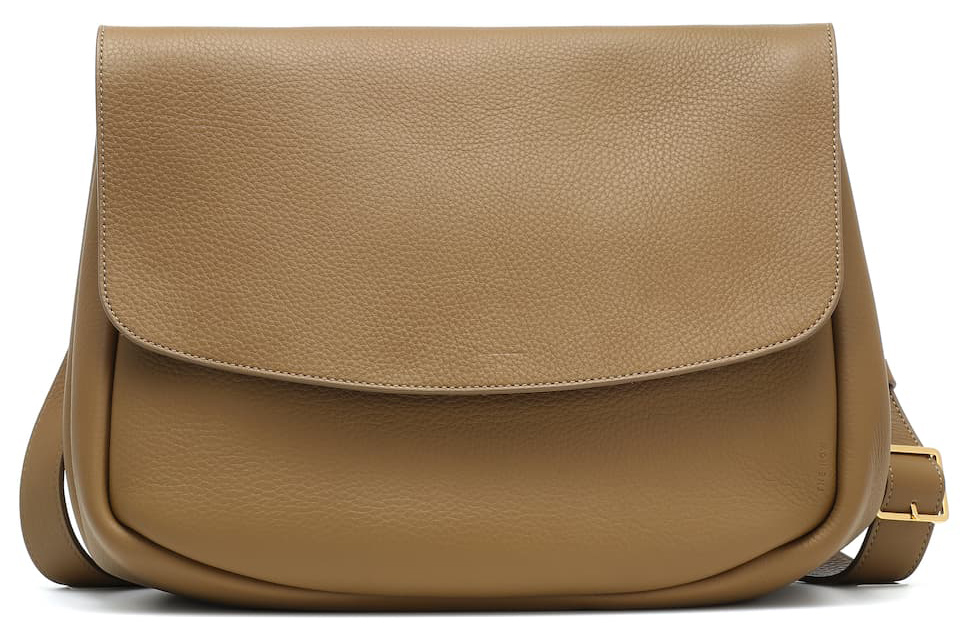 Объемный свитер — универсальная вещь на зиму. Выбираем его вместе с Юлей Катькало (фото 21)