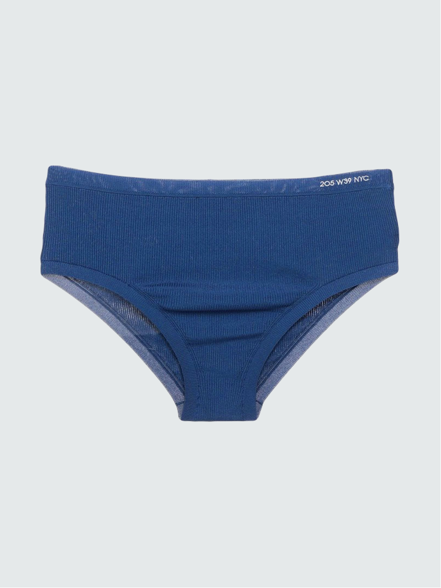 Самый чистый цвет: нижнее белье синего цвета (фото 1)