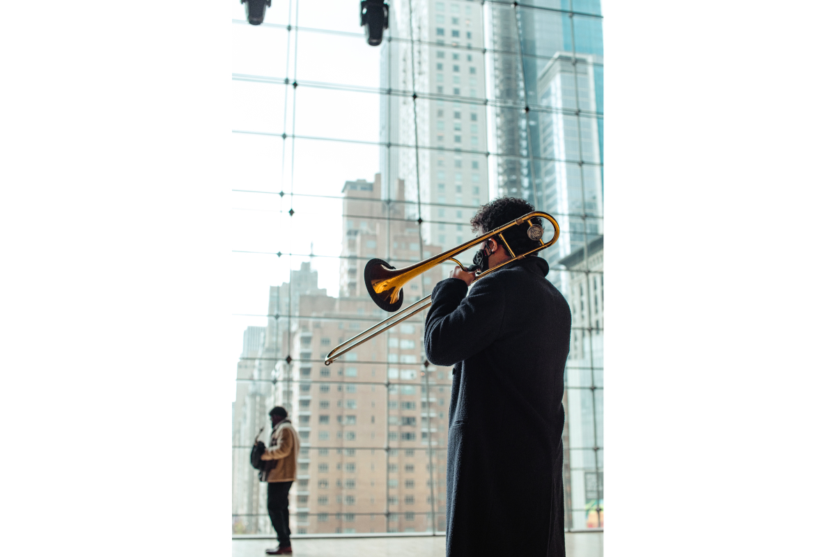 Студенты нью-йоркской школы Джулиард сыграли джаз для Fendi (фото 6)