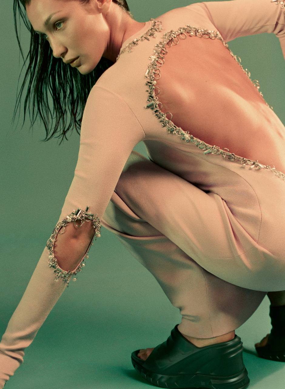 Белла Хадид и Кендалл Дженнер самостоятельно стилизовали свои образы для новой кампании Givenchy (фото 1)