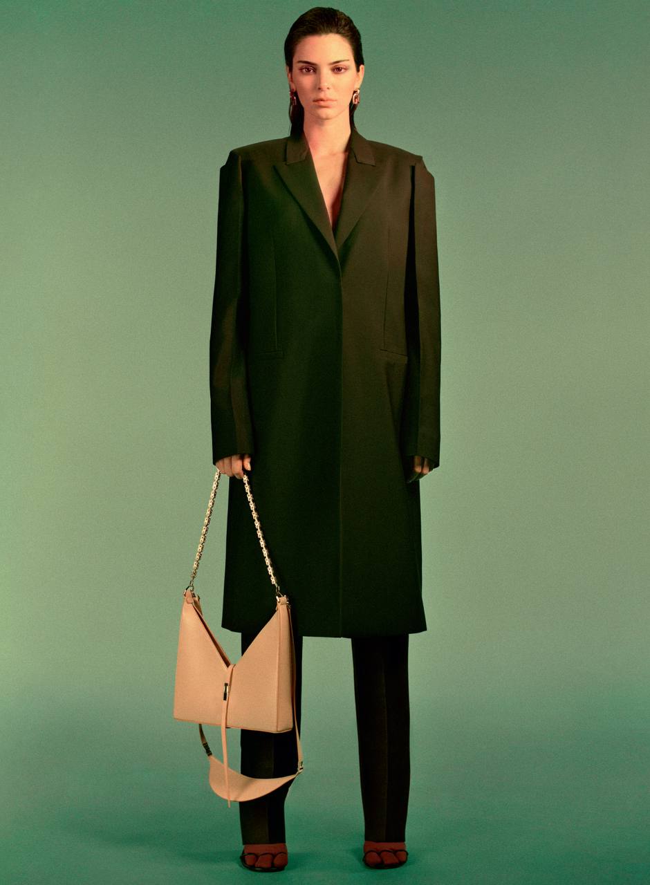 Белла Хадид и Кендалл Дженнер самостоятельно стилизовали свои образы для новой кампании Givenchy (фото 3)