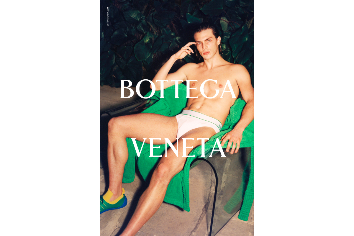 В новой кампании Bottega Veneta снялись далматинец и попугай (фото 9)