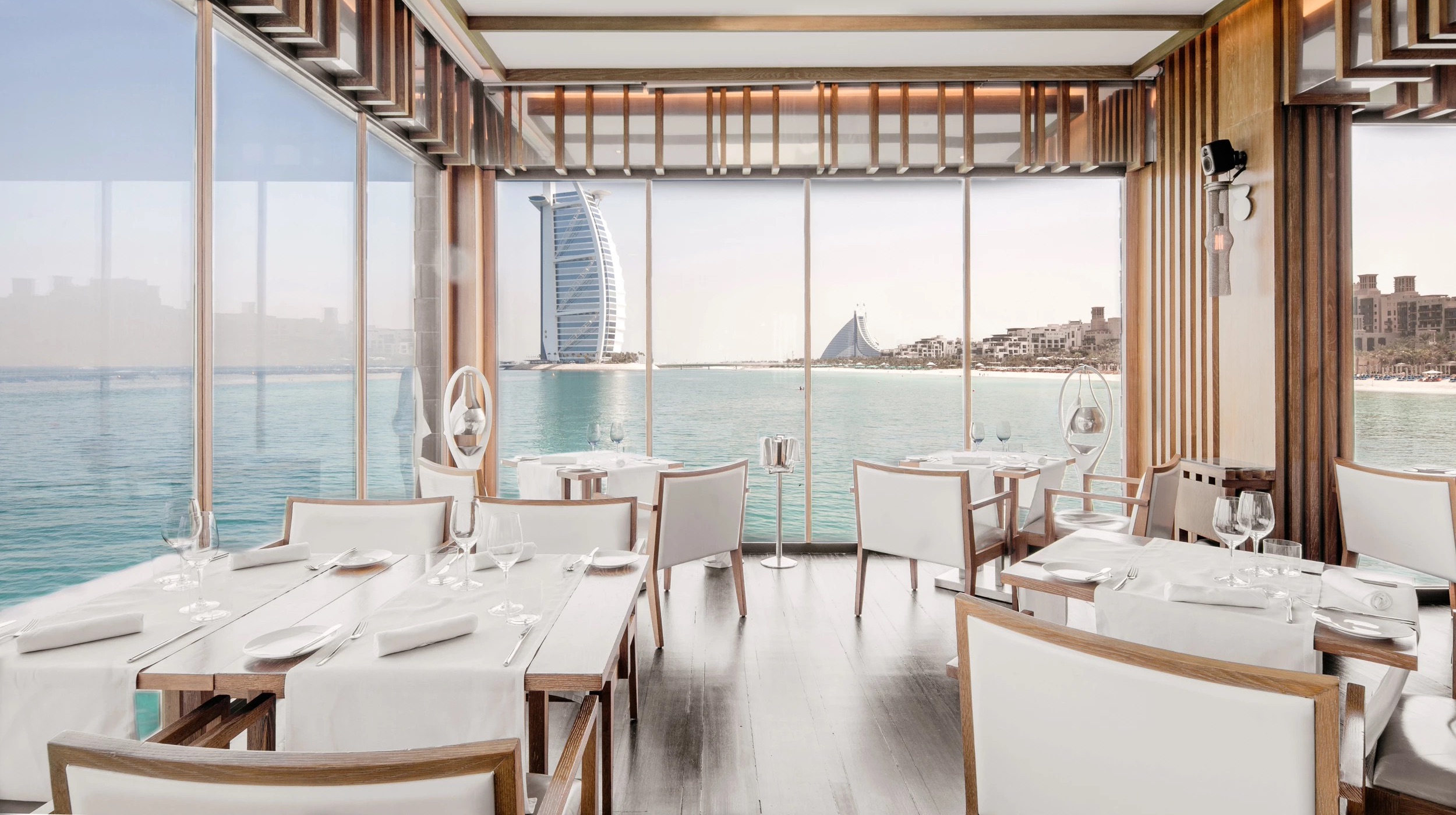 9 ресторанов, где можно пообедать или поужинать в Дубае (фото 1)
