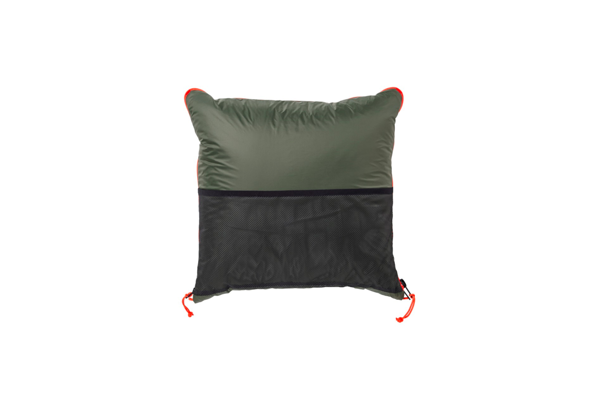 IKEA выпустила подушку-трансформер, которую можно носить как накидку (фото 2)