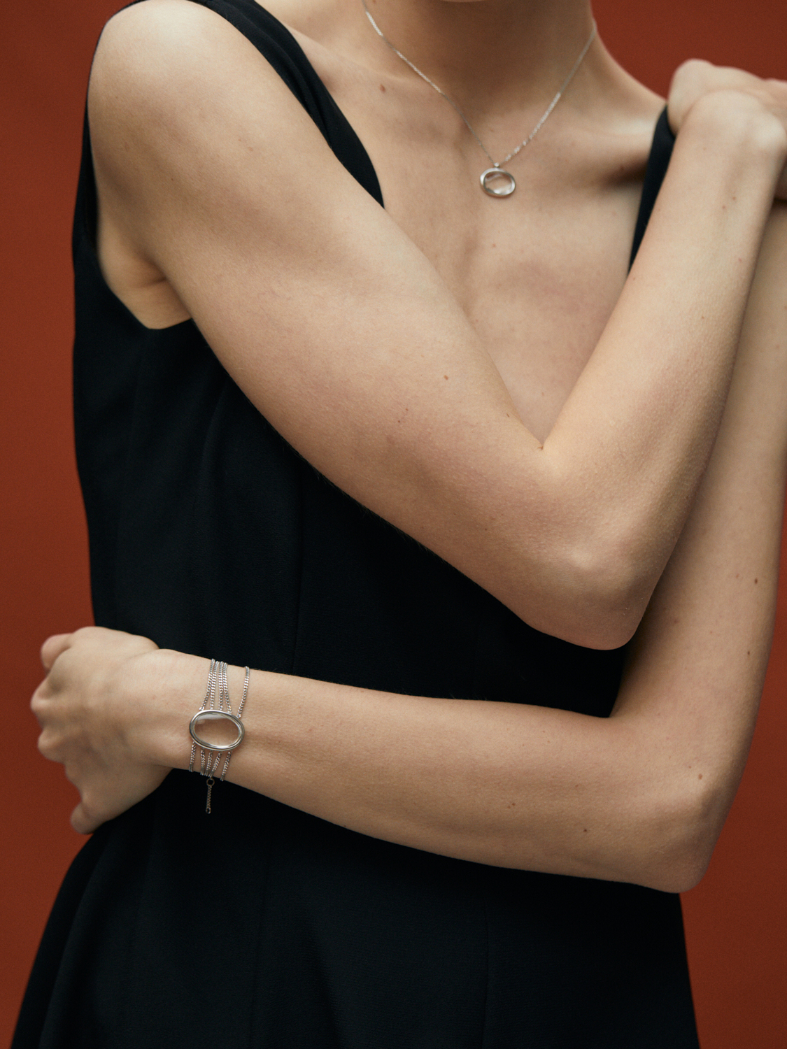 Avgvst выпустил браслет-коллар, вдохновленный ожерельем принцессы Дианы (фото 2)