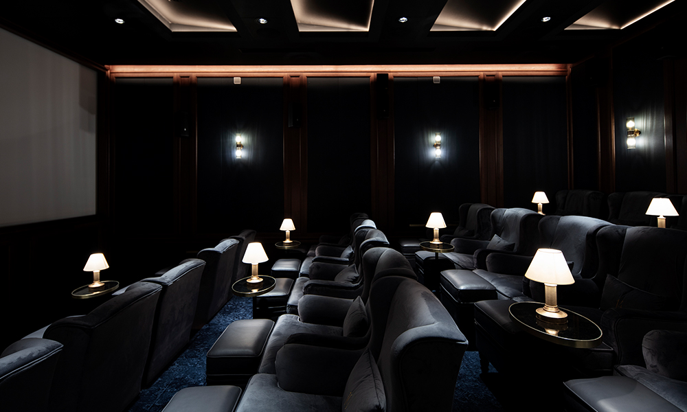 Премьерный и премиальный: как выглядит кинотеатр «Художественный», открывшийся после семи лет реконструкции (фото 7)