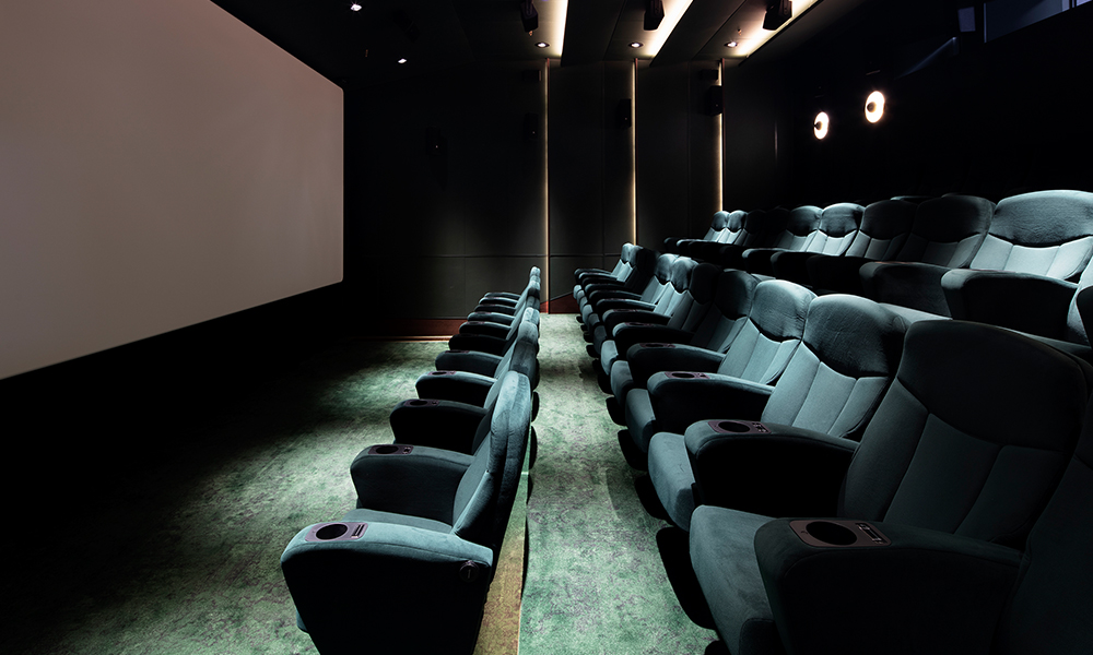 Премьерный и премиальный: как выглядит кинотеатр «Художественный», открывшийся после семи лет реконструкции (фото 8)