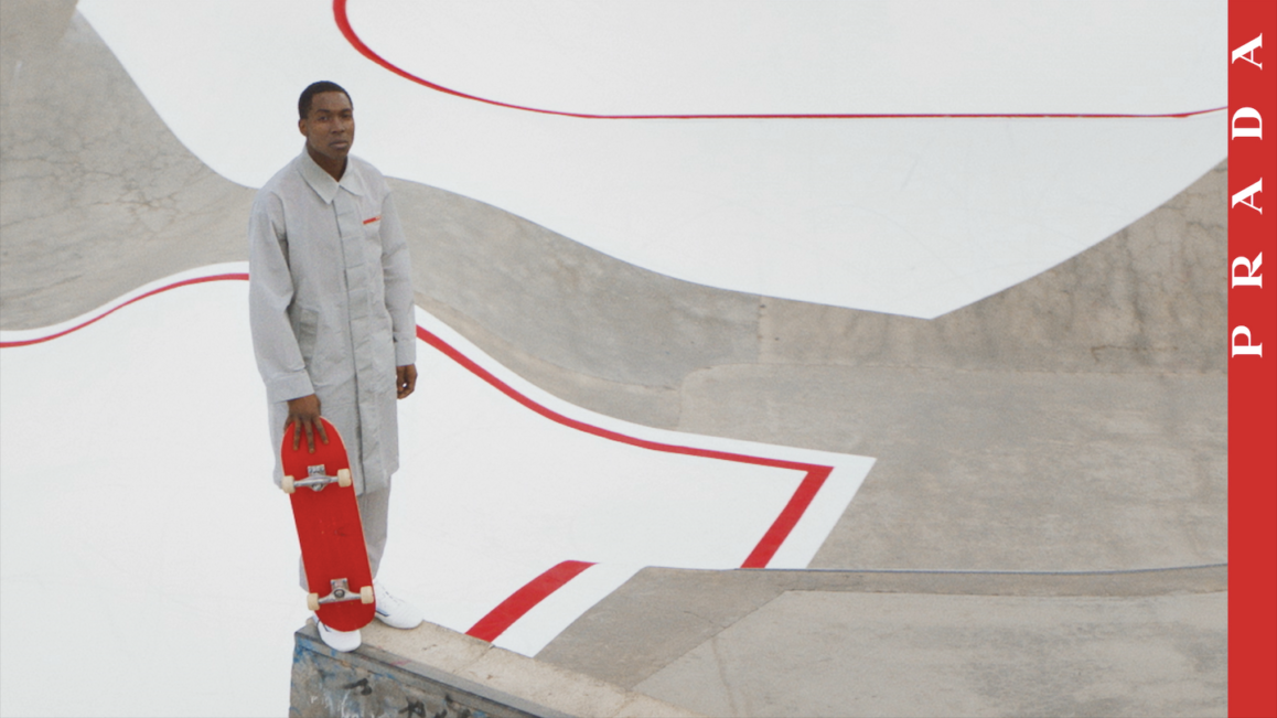 Новая коллекция Prada Linea Rossa вдохновлена скейтерскими площадками мира (фото 1)