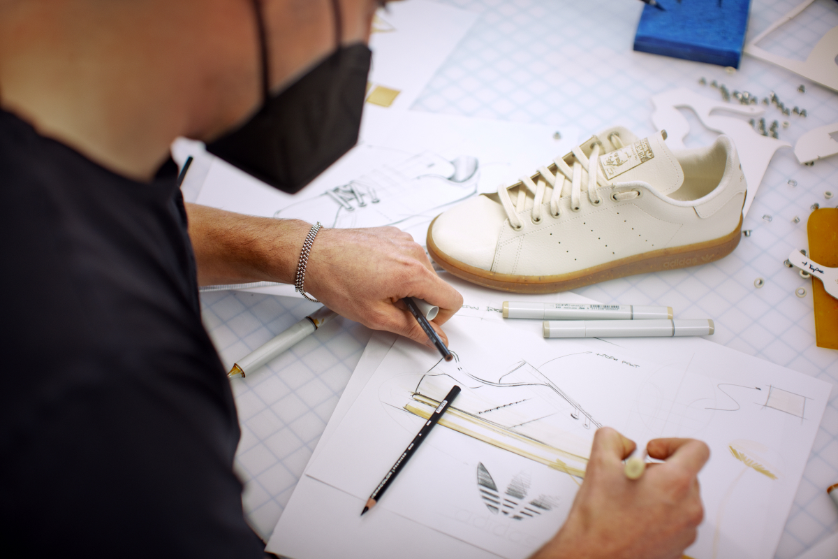 adidas Originals сделал кроссовки Stan Smith из грибной «кожи» (фото 1)