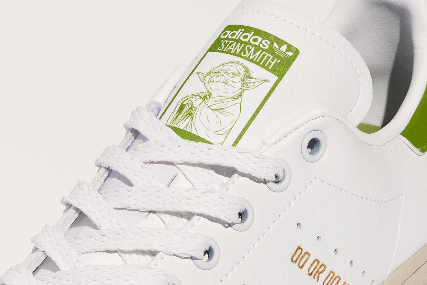 adidas Originals посвятил мастеру Йоде новую версию кроссовок Stan Smith (фото 3)
