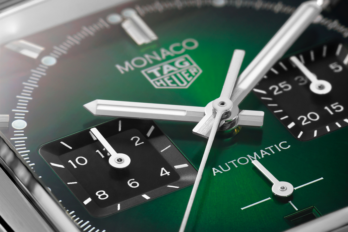 TAG Heuer показал лимитированные часы Monaco с зеленым циферблатом (фото 5)