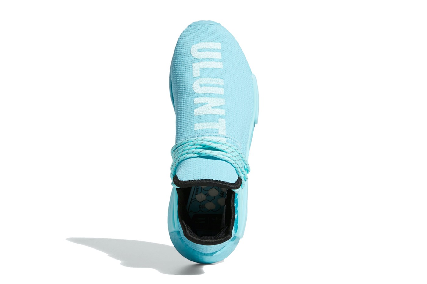 Фаррелл Уильямс и adidas Originals выпустили кроссовки цвета водной глади (фото 4)