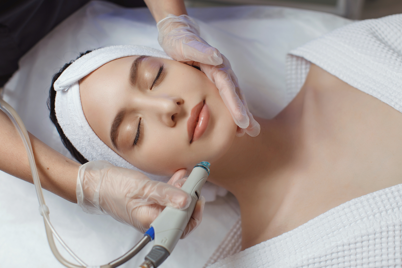 HydraFacial: кому подходит (и нет) популярная «голливудская чистка» лица (фото 2)