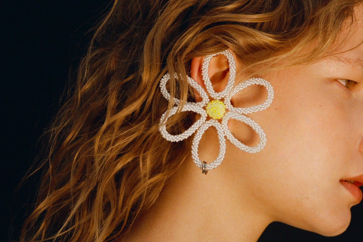 Бренды украшений Beaded Breakfast и Omut выпустили совместную коллекцию (фото 1)