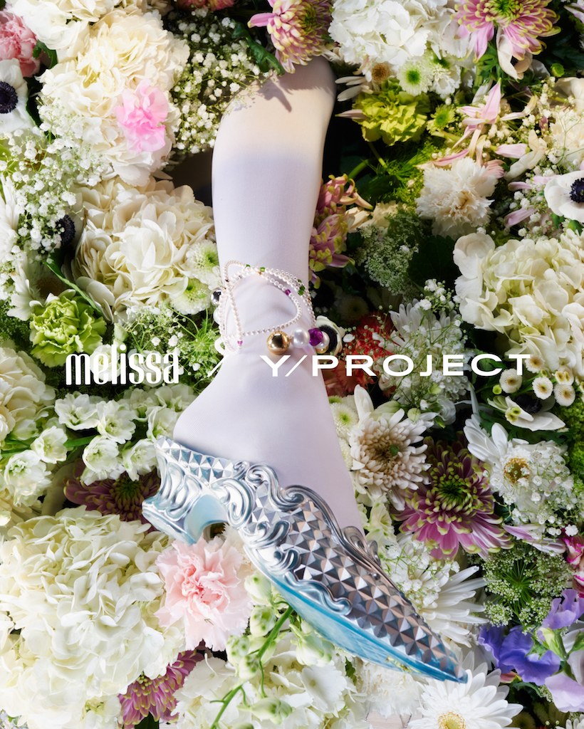 Y/Project и Melissa выпустили летние мюли, вдохновленные викторианскими вазами (фото 5)
