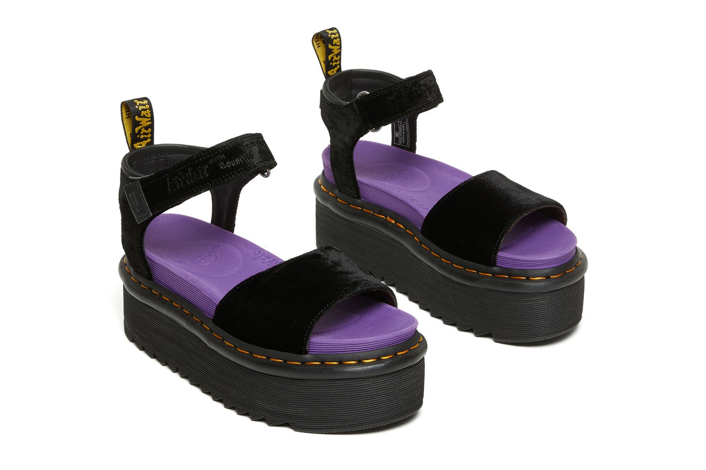 X-Girl и Dr. Martens представили ботинки на платформе и сандалии (фото 1)