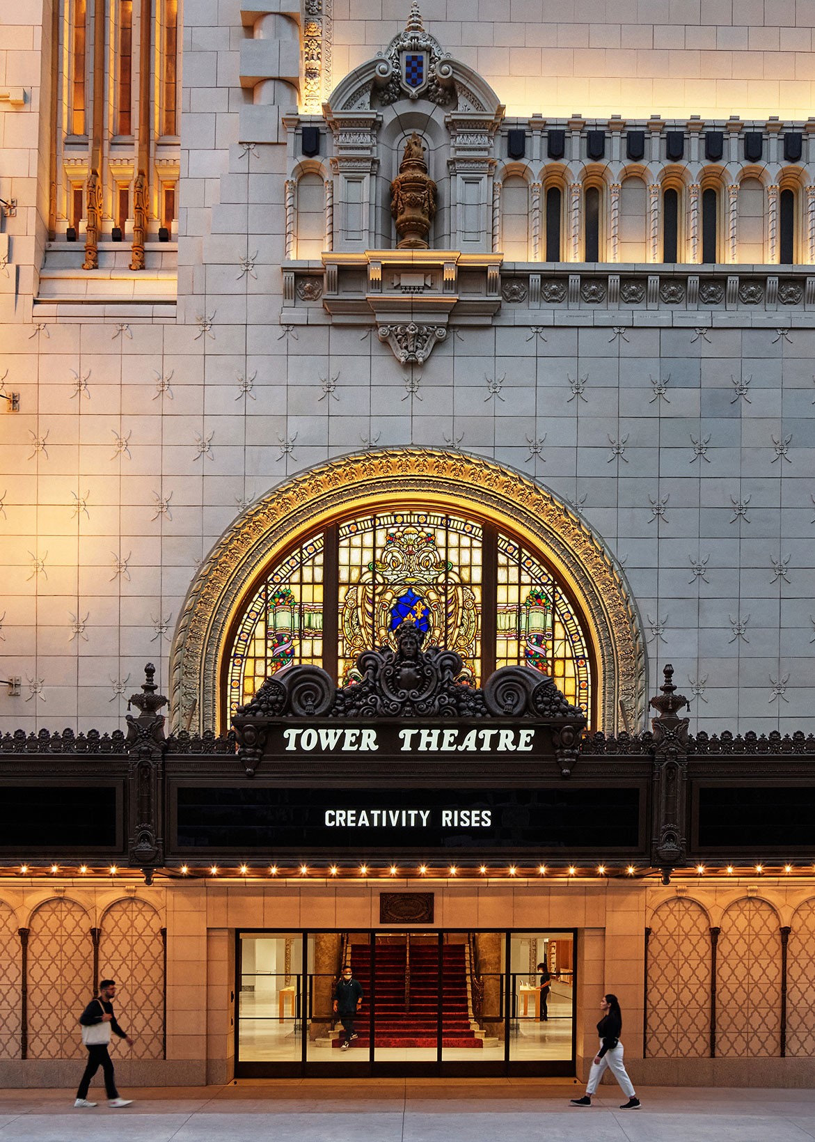 Apple откроет магазин в историческом здании кинотеатра в центре Лос-Анджелеса (фото 8)