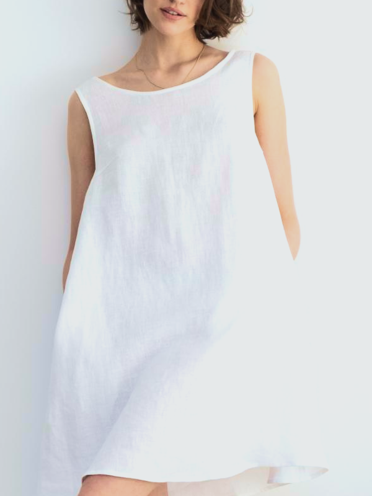 Универсальное льняное платье. 15 вариантов для города — и все от российских марок (фото 6)