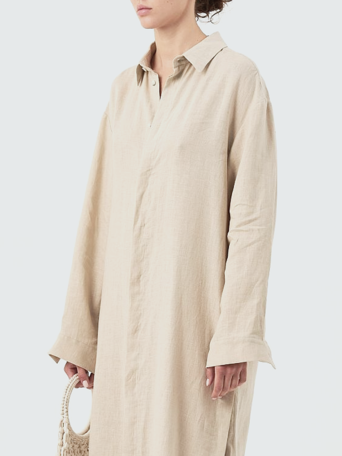 Универсальное льняное платье. 15 вариантов для города — и все от российских марок (фото 3)