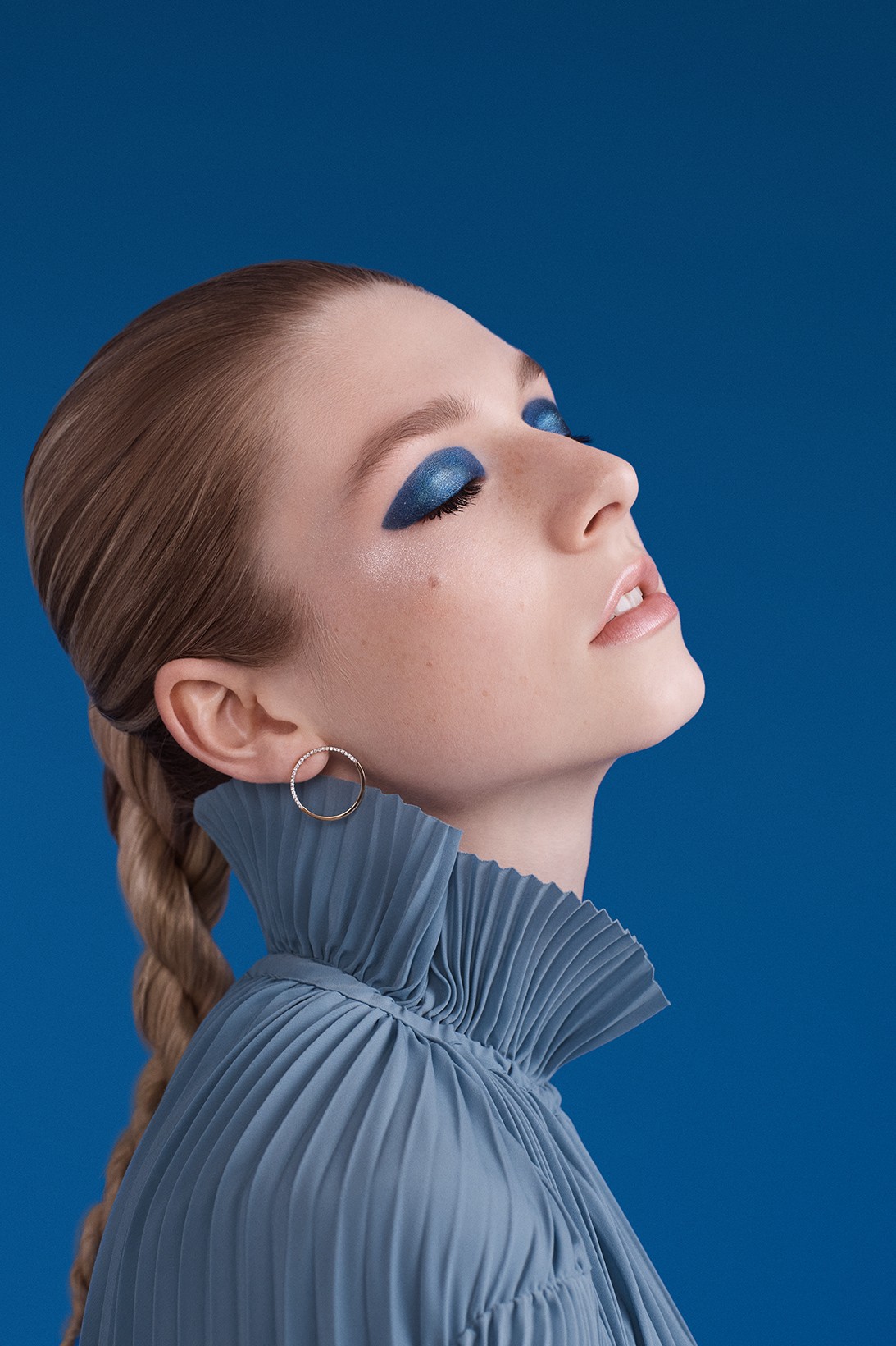 Хантер Шафер снялась в кампании новой коллекции Shiseido для макияжа глаз (фото 1)