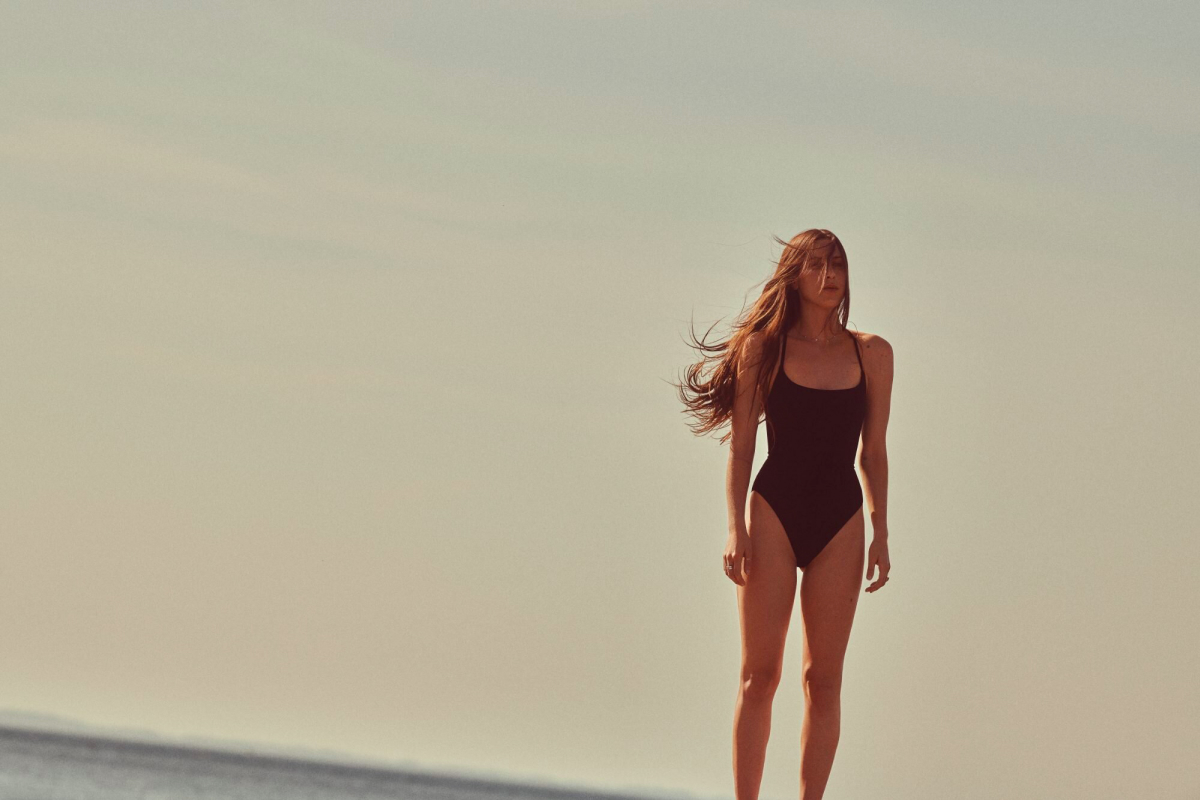 Деми Мур снялась в дочерьми в кампании бренда купальников Andie Swim (фото 14)