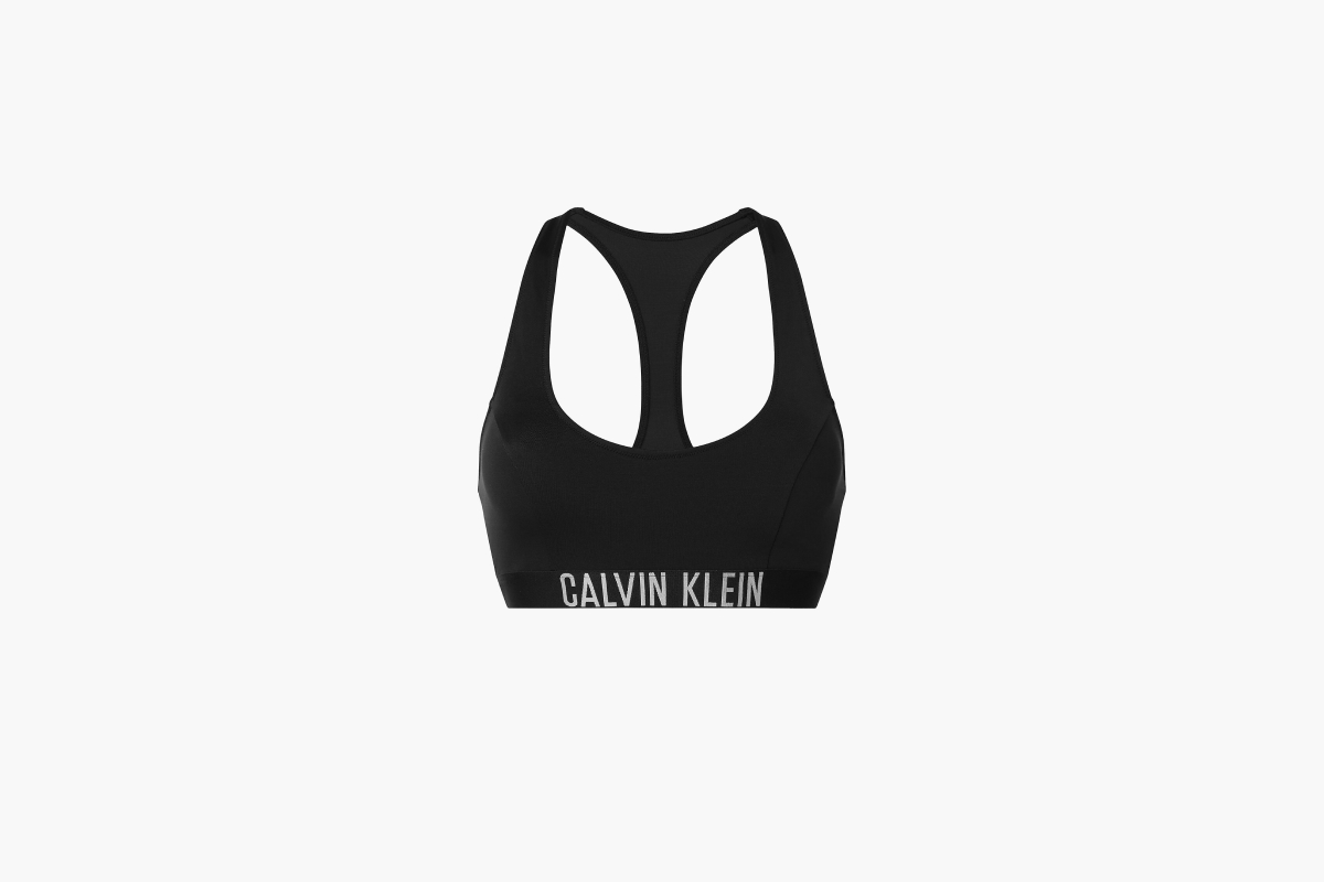 Calvin Klein представил минималистичные купальники для активного отдыха на пляже (фото 1)