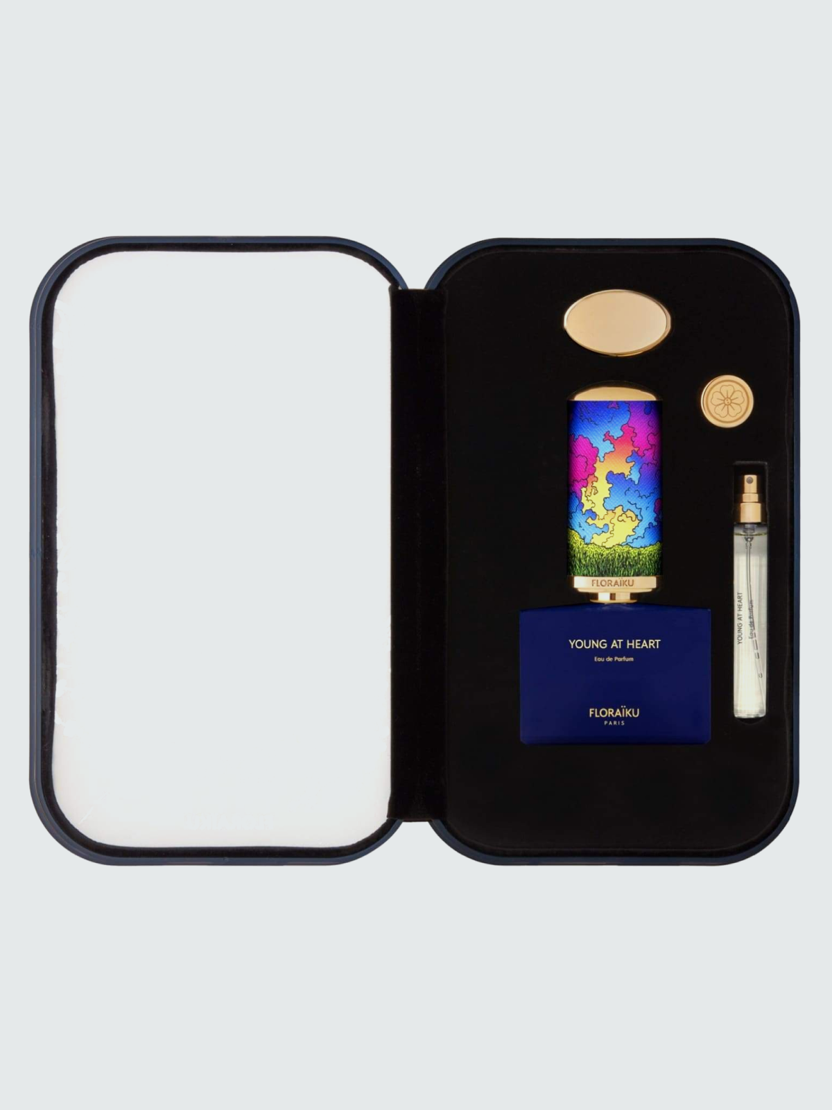 Хиппи-шик, трудная вода и нечистая сила: 12 новых ароматов июля (фото 4)