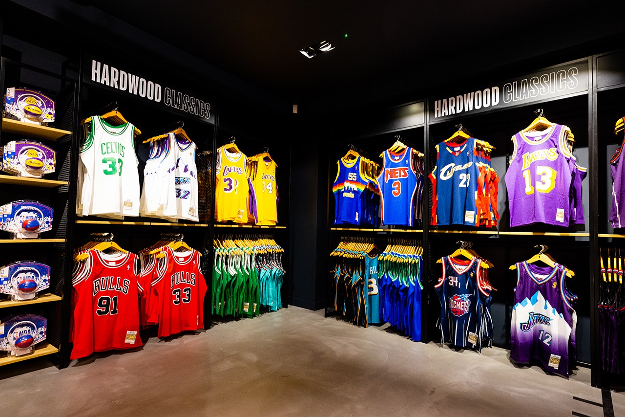 Первый флагманский магазин NBA открылся в Великобритании (фото 5)