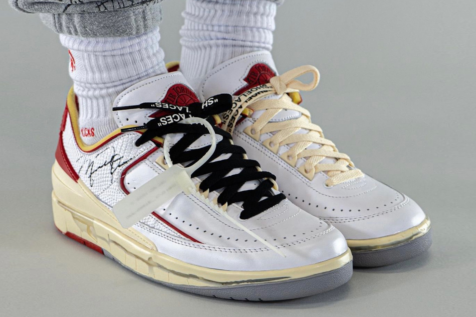 Off-White выпустил кроссовки в коллаборации с Air Jordan (фото 2)