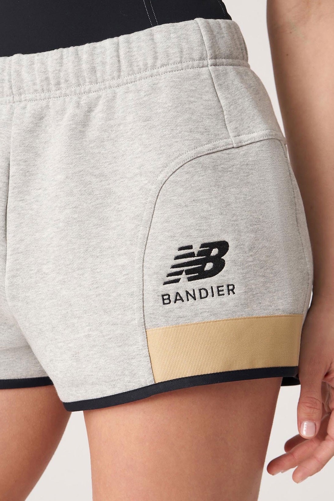 New Balance выпустил коллаборацию с магазином женской спортивной одежды Bandier (фото 19)