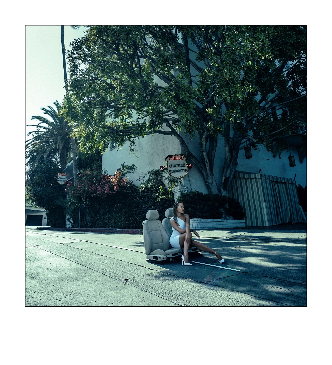 В Сети появились кадры с бэкстейджа съемки календаря Pirelli 2022 (фото 5)