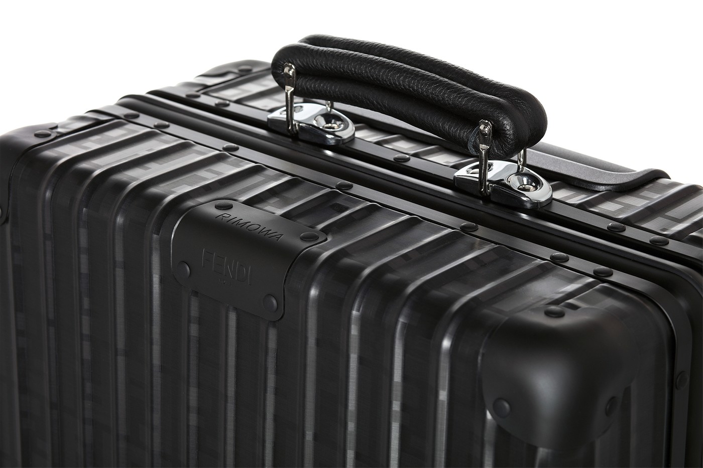 Fendi обновил классическую модель чемоданов Rimowa (фото 3)
