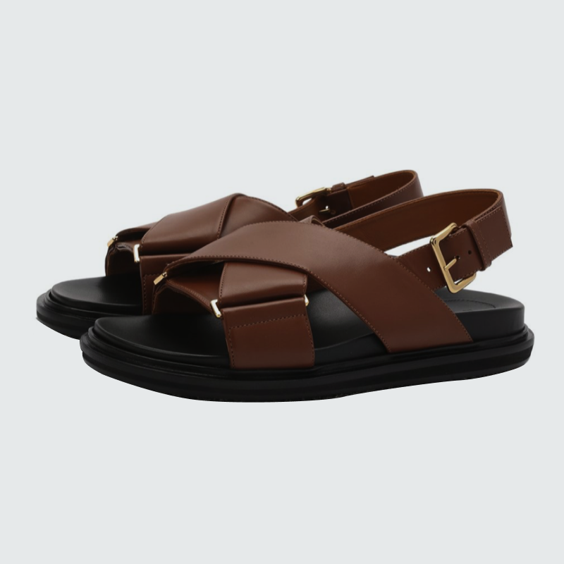 Утепляемся, но слегка: какую летнюю обувь можно носить с носками (фото 17)