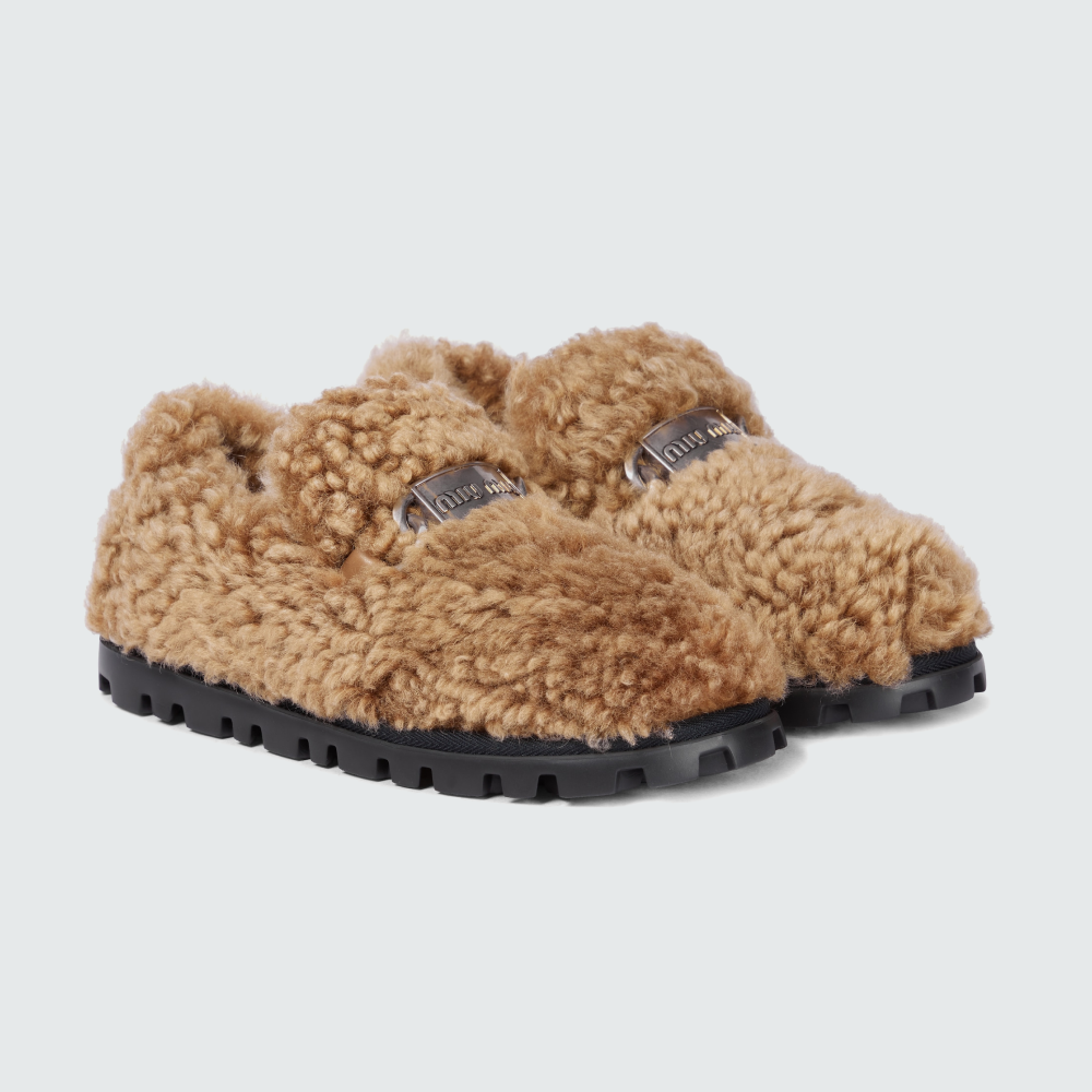 Балетки, лоферы или «Мэри Джейн»? К прогулкам в последние теплые дни мы готовы! (фото 41)