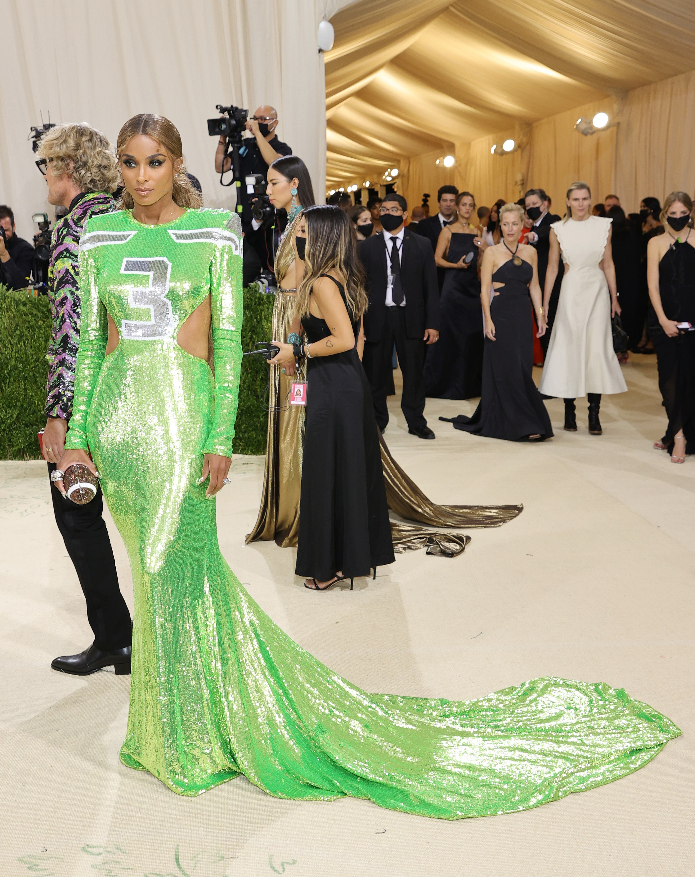 Что стоит за эффектными образами Met Gala 2021 (фото 11)