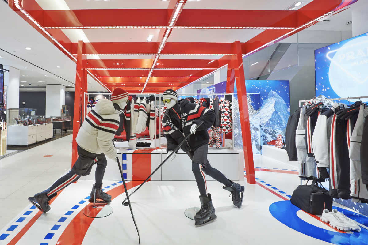 В ЦУМе открылся поп-ап Prada, посвященный зимним видам спорта (фото 2)